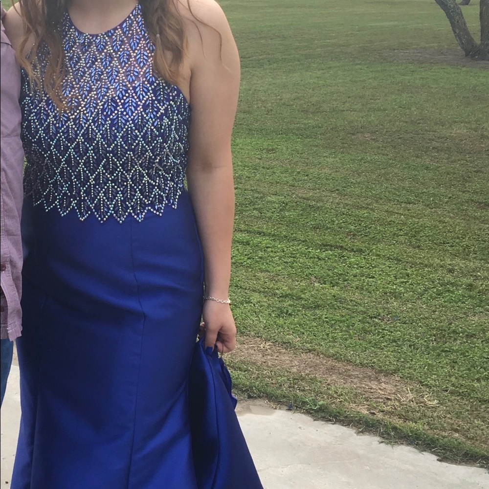 Prom dress - Picture 2 of 5